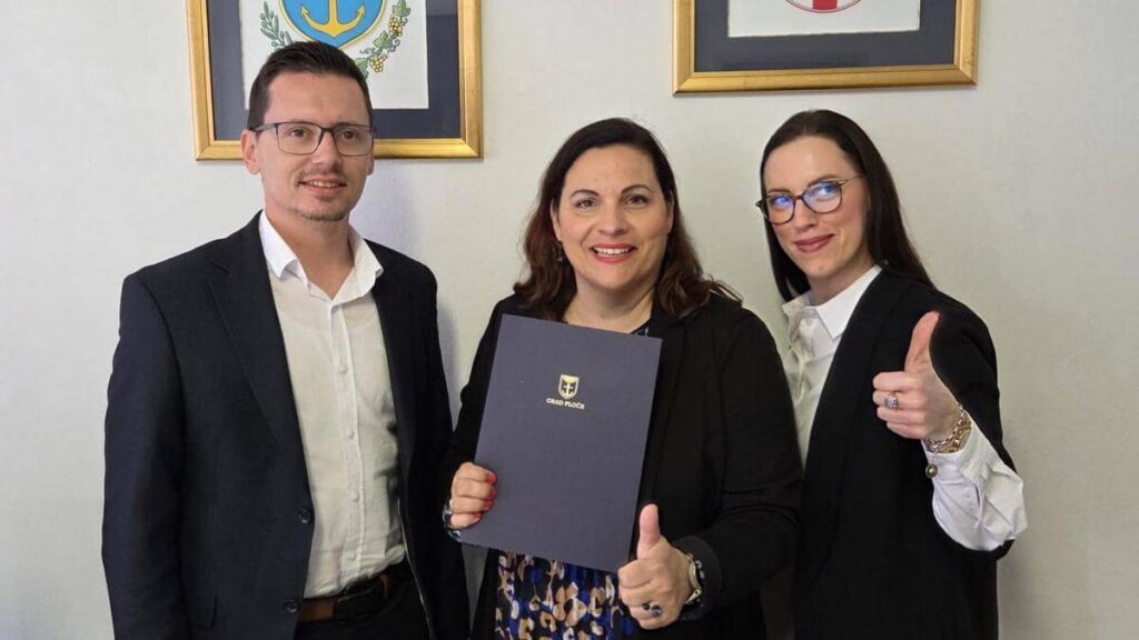 Potpisivanje kolektivnog ugovora - DV Mrvica, Ploče
